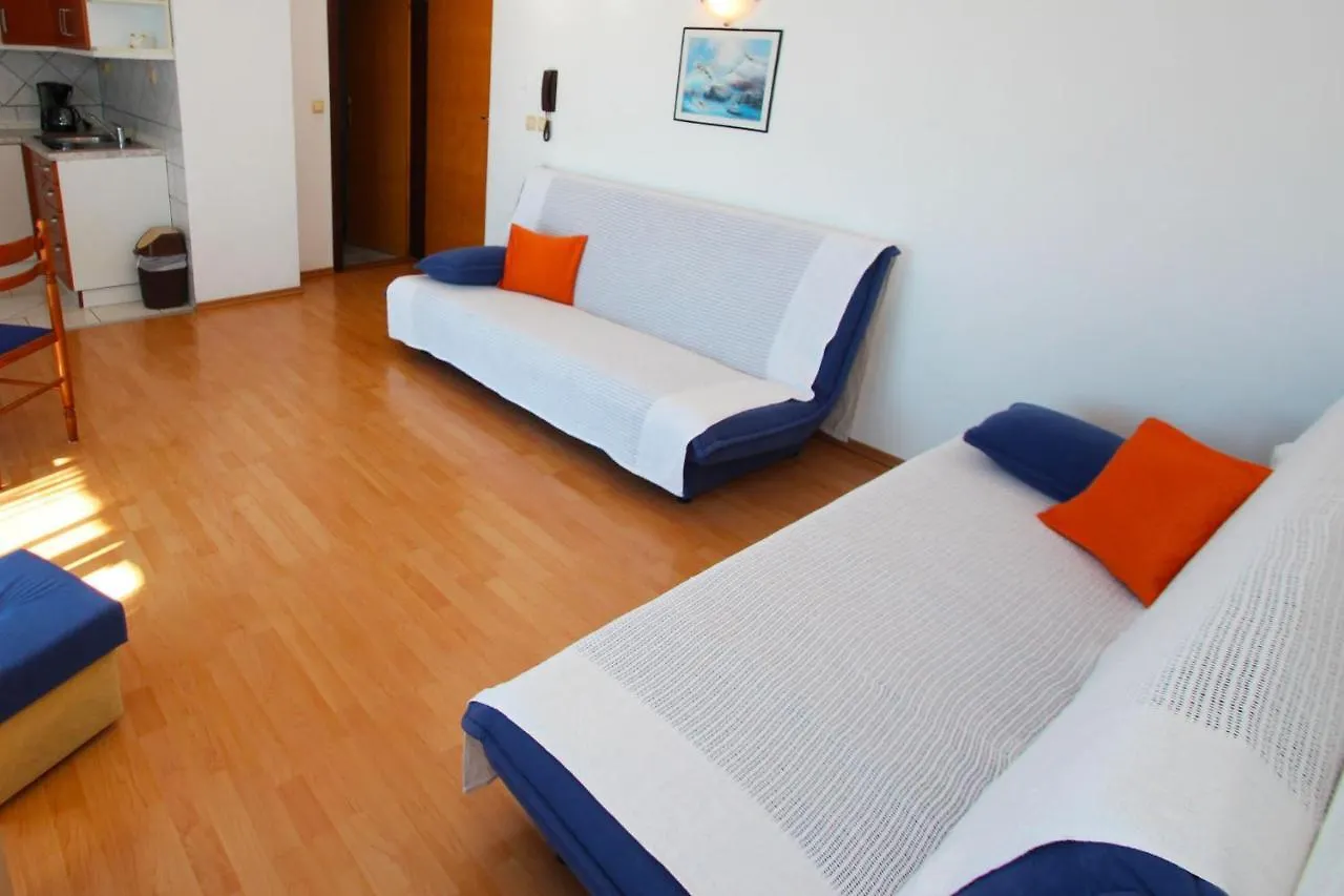 Apartments With A Parking Space Crikvenica - 5553