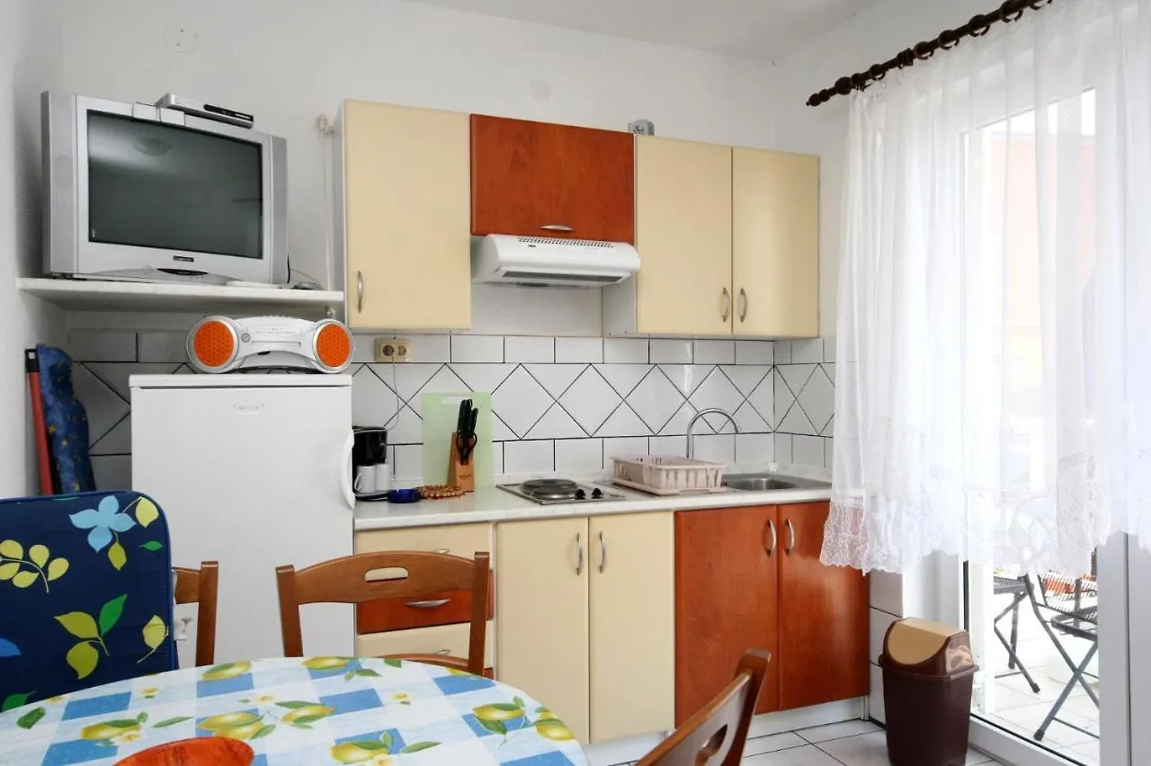 Apartments With A Parking Space Crikvenica - 5553