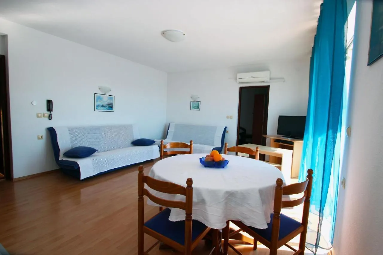Apartments With A Parking Space Crikvenica - 5553